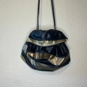 VTG Letisse 80s / 90s Black & Gold Leather Retro Clutch or Crossbody Handbag